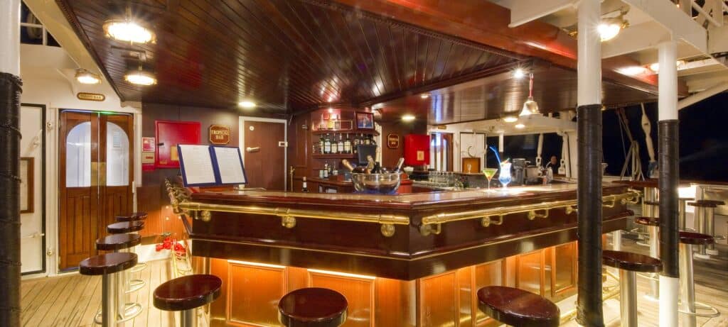 star-clipper-bar