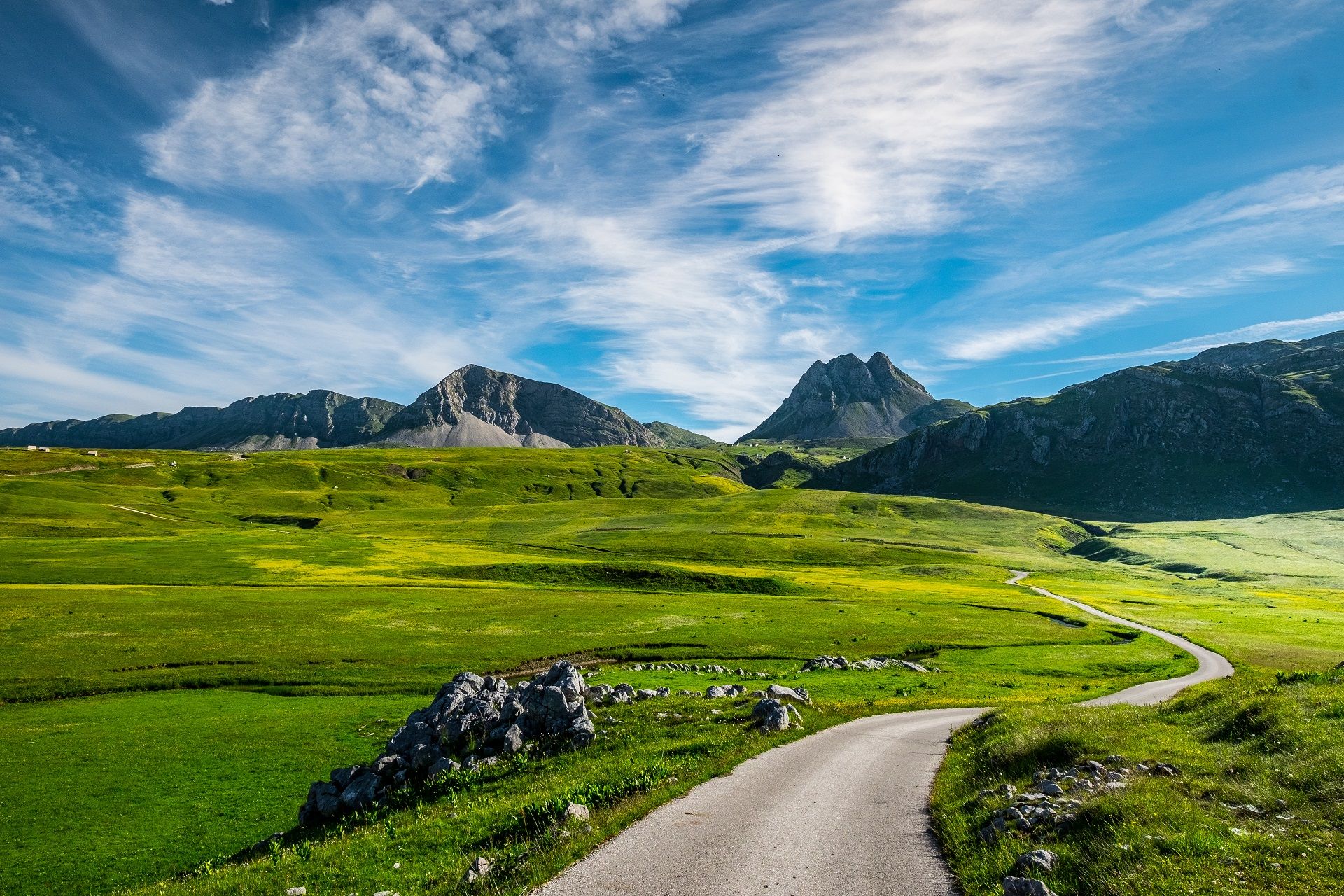 Le-Montenegro Si proche et pourtant si mystérieuse